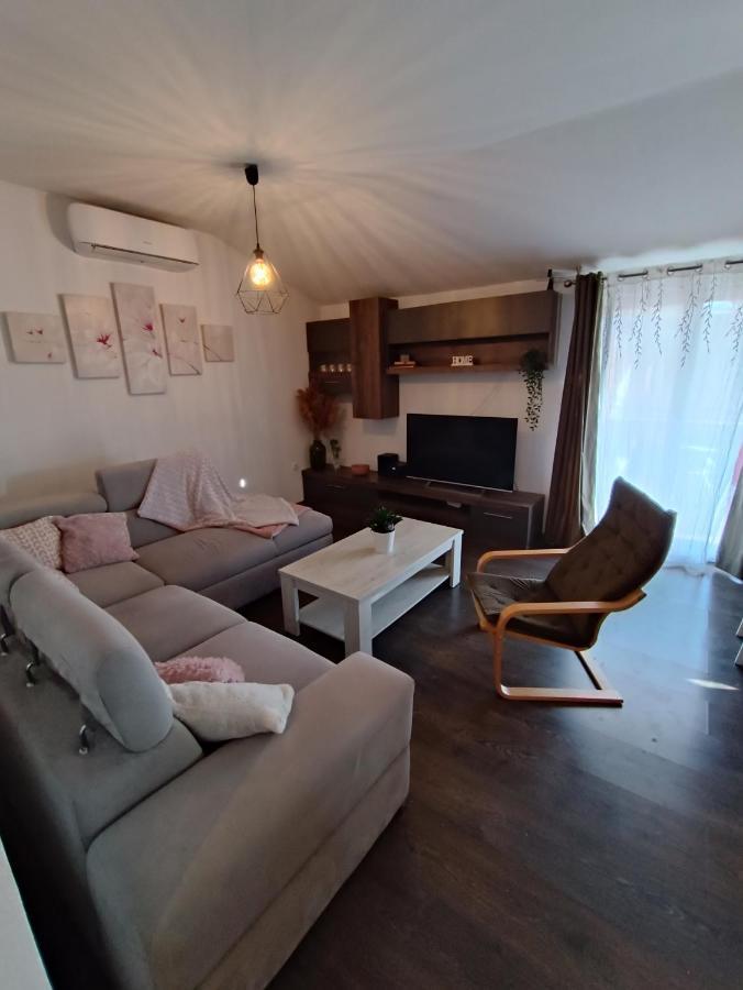 Apartman Brigita Apartment Biograd Na Moru Exterior photo