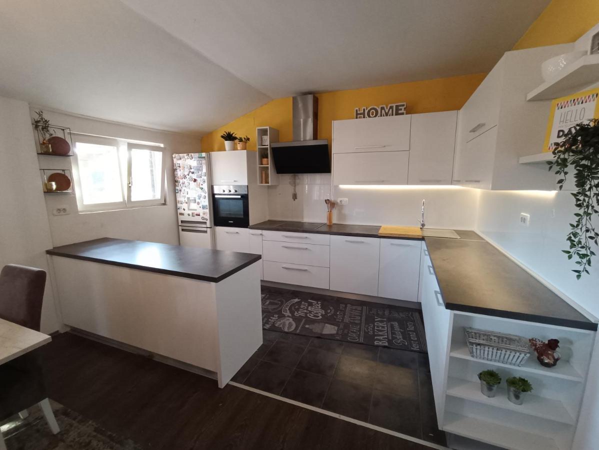 Apartman Brigita Apartment Biograd Na Moru Exterior photo
